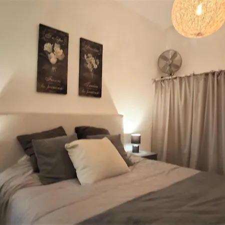 Charming 1 Bedroom In Historical Center Appartamento Antibes